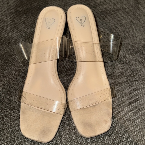 Clear heels - Picture 2 of 3